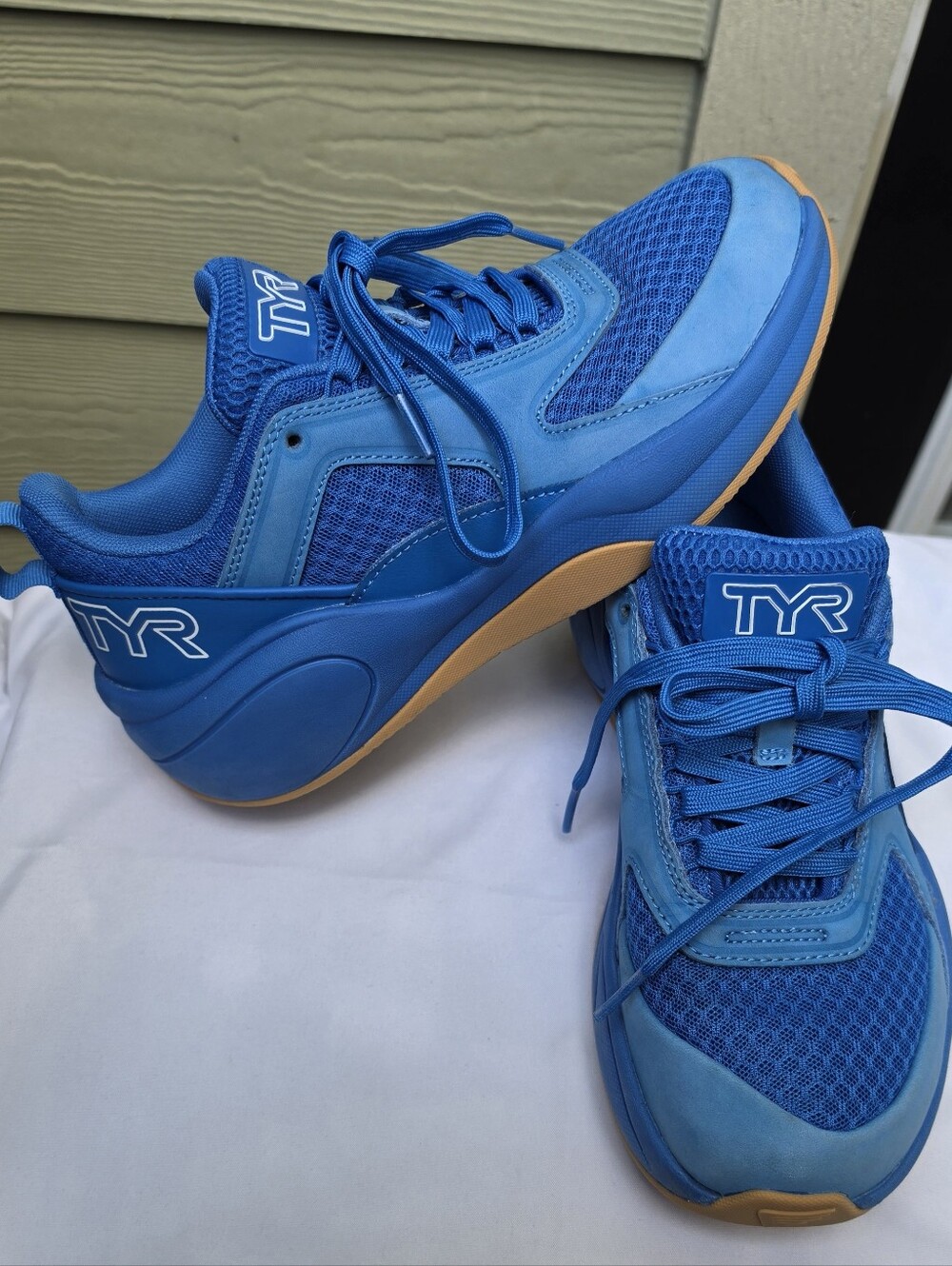 TYR CXT-Flow Blue Training Shoes w/ Minor Heel Flaw Size Women's 8/ Men's 6.5
